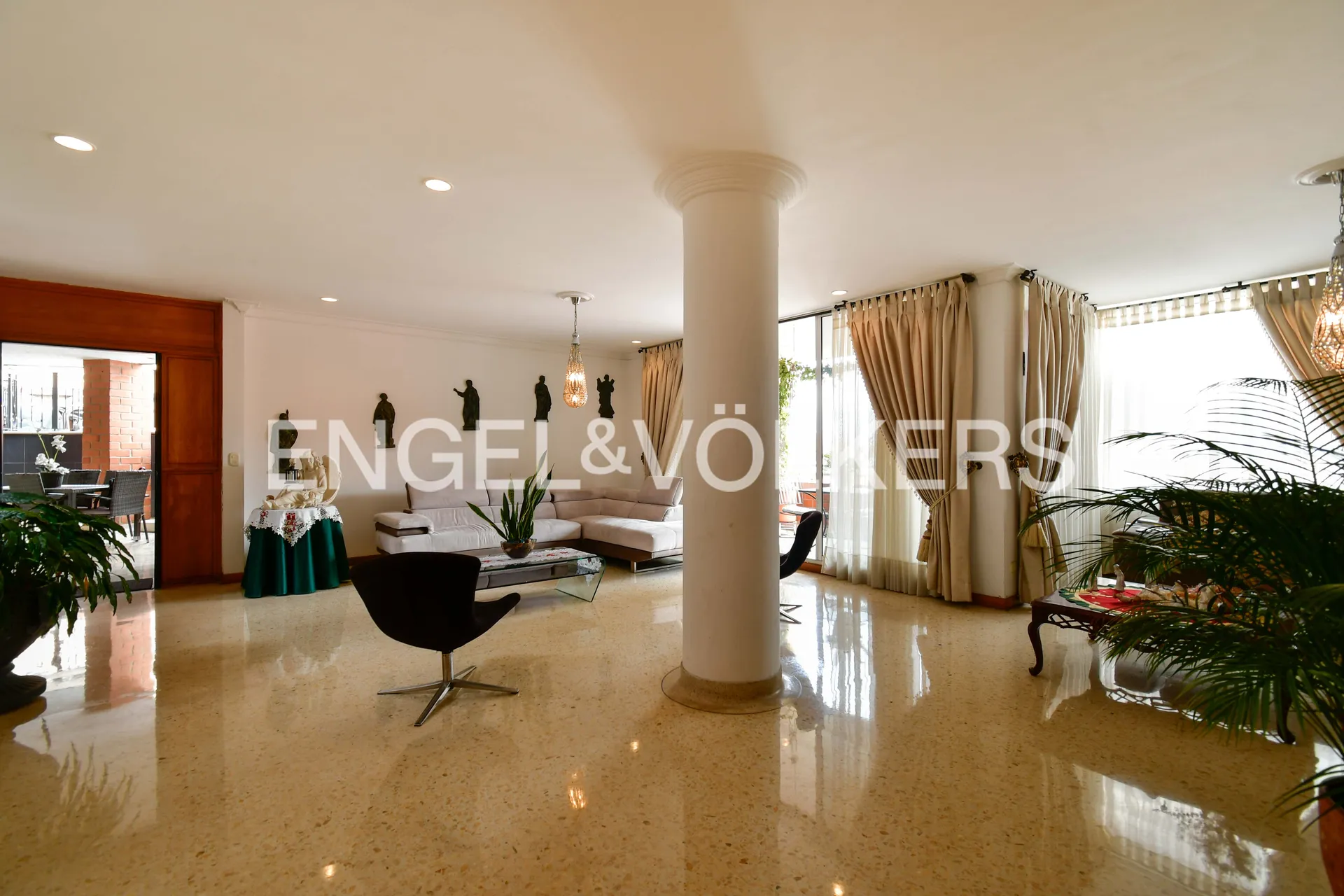 Apartamento en venta en Laureles, Medellín 2