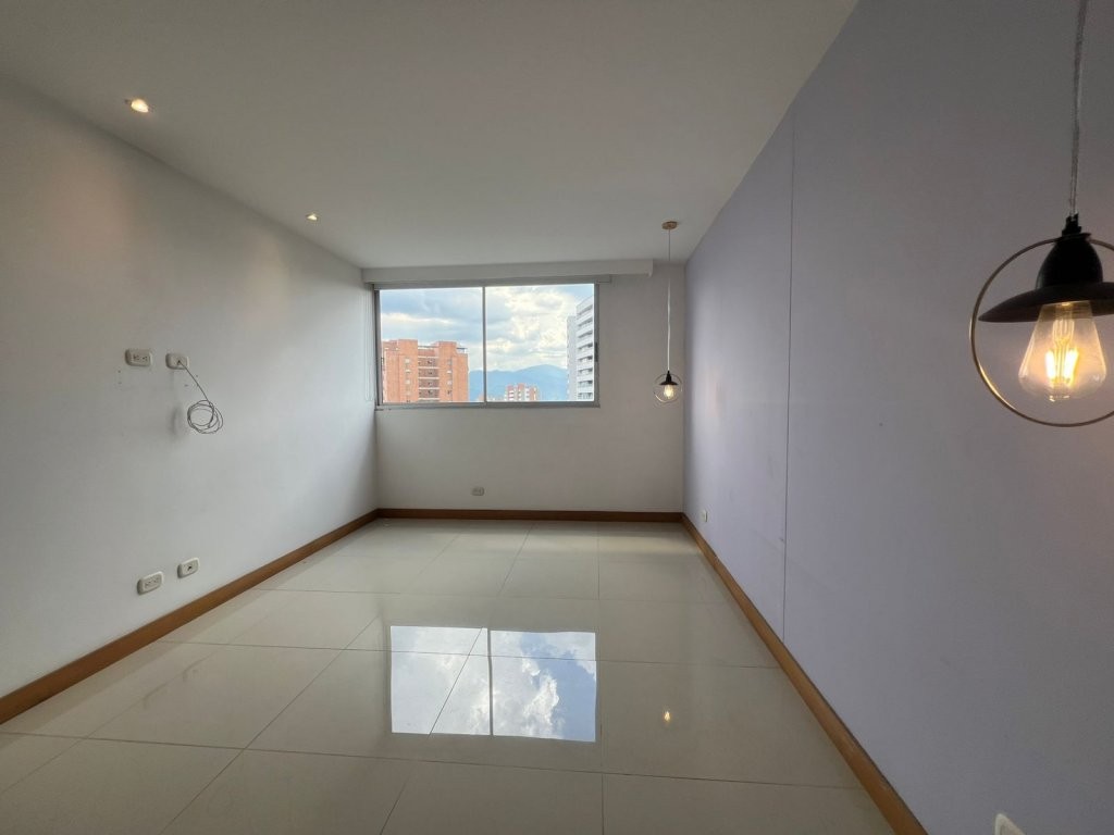 Apartamento en venta en Loma Del Chocho, Envigado · foto 10 de 16