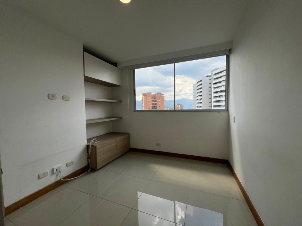 Apartamento en venta en Loma Del Chocho, Envigado · foto 14 de 16