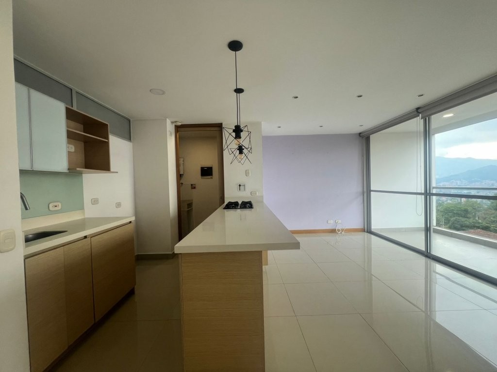 Apartamento en venta en Loma Del Chocho, Envigado · foto 5 de 16