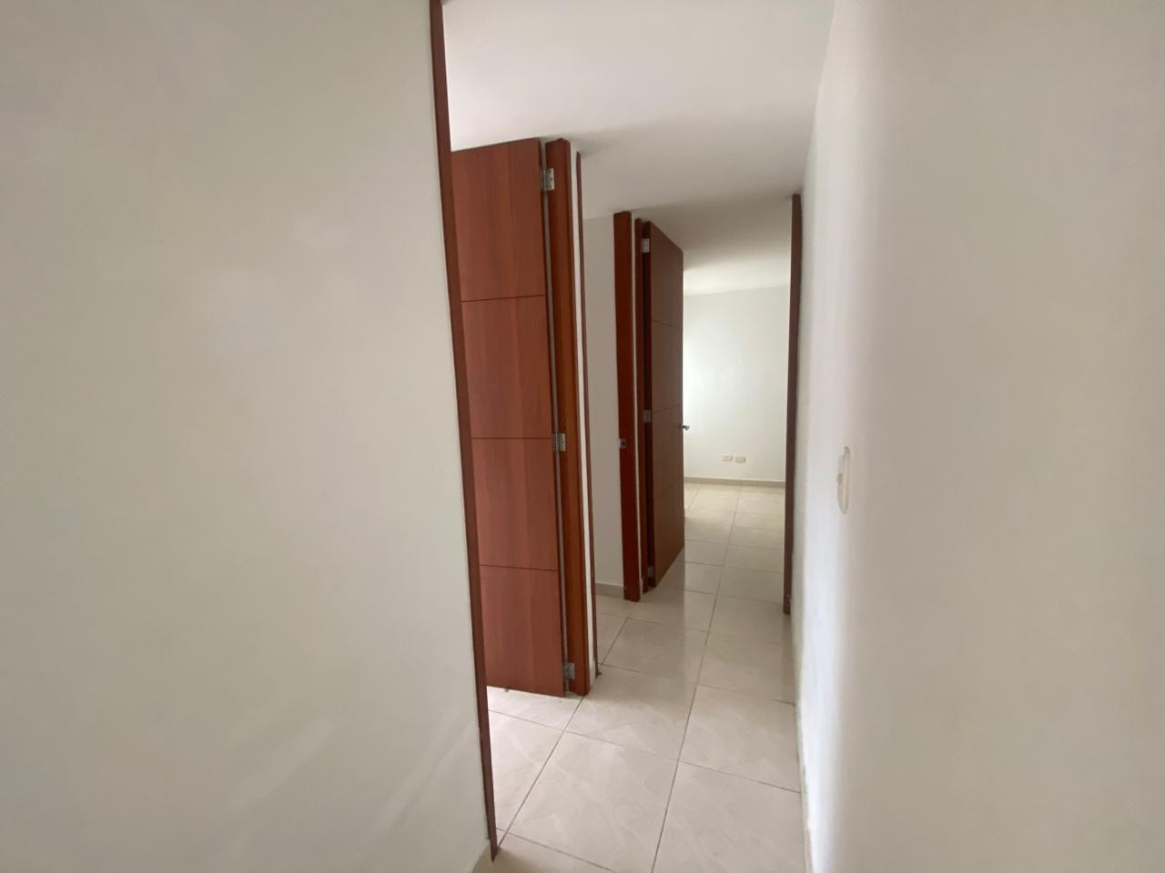 Apartamento en venta en Pinares, Pereira · foto 2 de 13