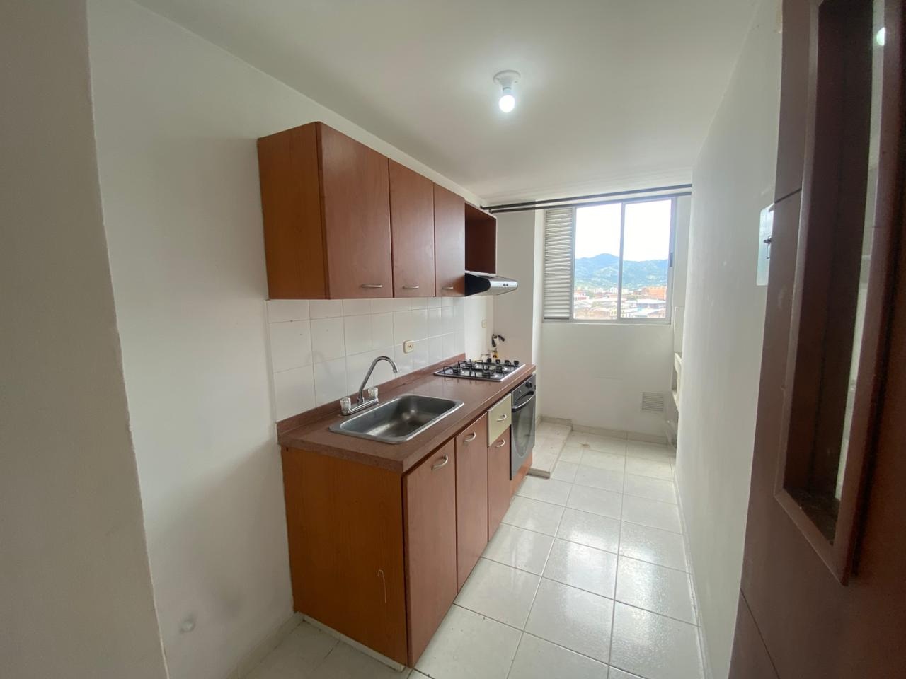 Apartamento en venta en Pinares, Pereira · foto 4 de 13