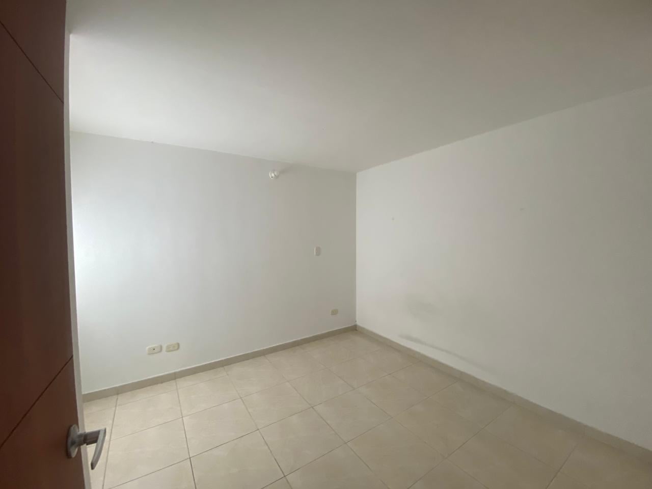 Apartamento en venta en Pinares, Pereira · foto 11 de 13