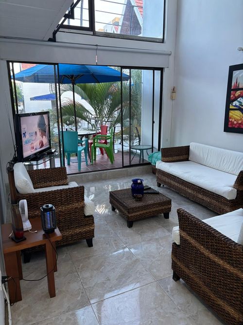 Casa de 3 alcobas en venta en Girardot, Girardot, 103 m² · foto 2 de 9