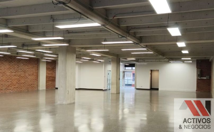 Oficina en arriendo en El Poblado, Medellín, 462 m² · foto 5 de 7