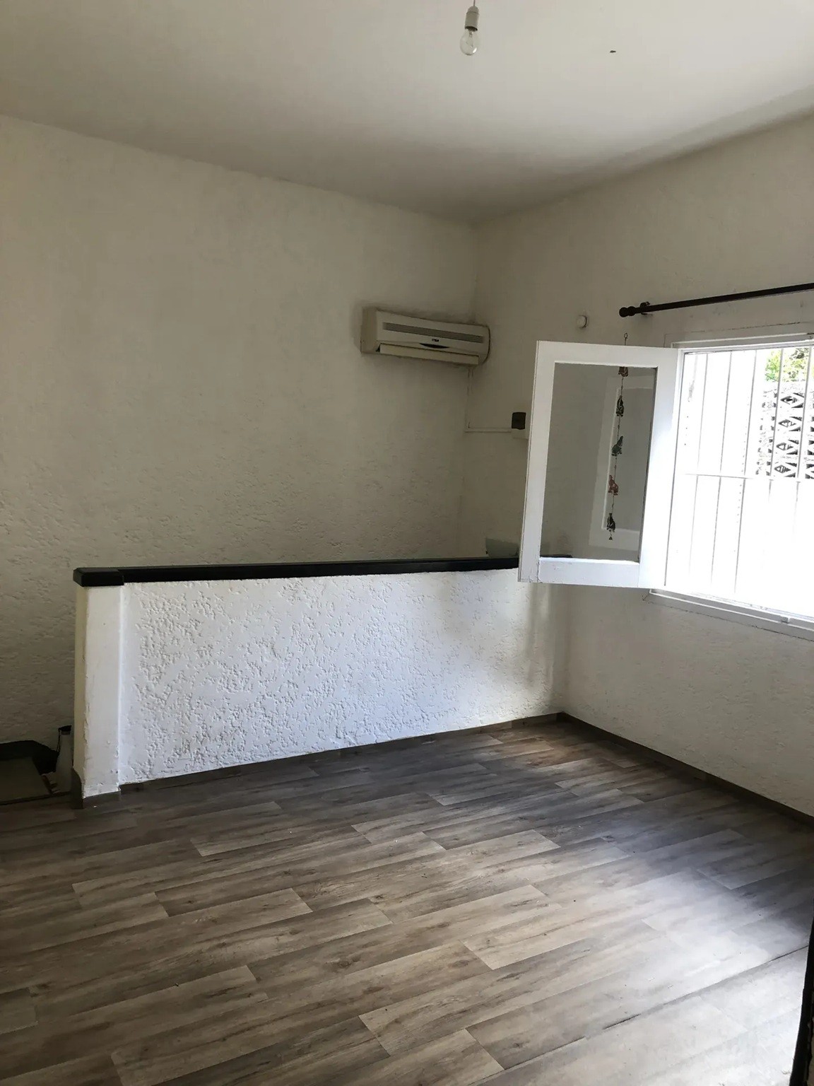 ALQUILER EN LA BLANQUEADA DE 1 DORMITORIO, PLANTA BAJA, PATIO CON PARRILLERO, GASTOS COMUNES BAJOS · Foto 2