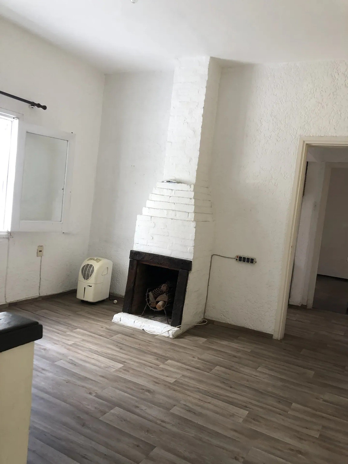 ALQUILER EN LA BLANQUEADA DE 1 DORMITORIO, PLANTA BAJA, PATIO CON PARRILLERO, GASTOS COMUNES BAJOS · Foto 3