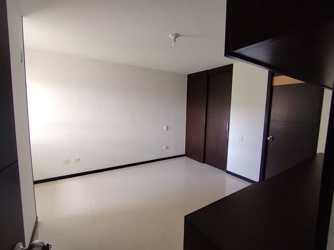 Apartamento de 3 alcobas en venta en Ciudad Jardin, Cali, 94 m² · foto 16 de 23