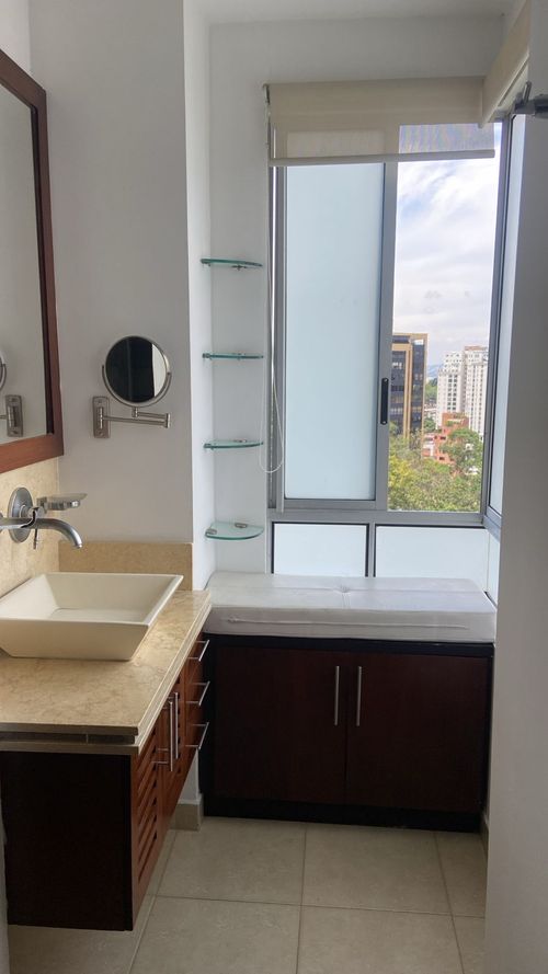Apartamento de 3 alcobas en venta en Normandia, Cali, 216 m² · foto 3 de 24