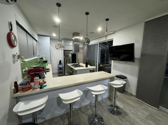 Casa de 5 alcobas en venta en Ricaurte, 540 m² · foto 6 de 20