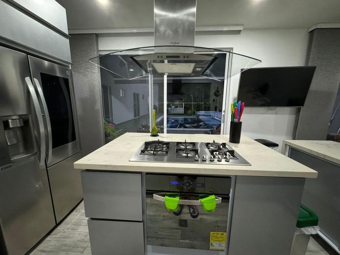 Casa de 5 alcobas en venta en Ricaurte, 540 m² · foto 8 de 20