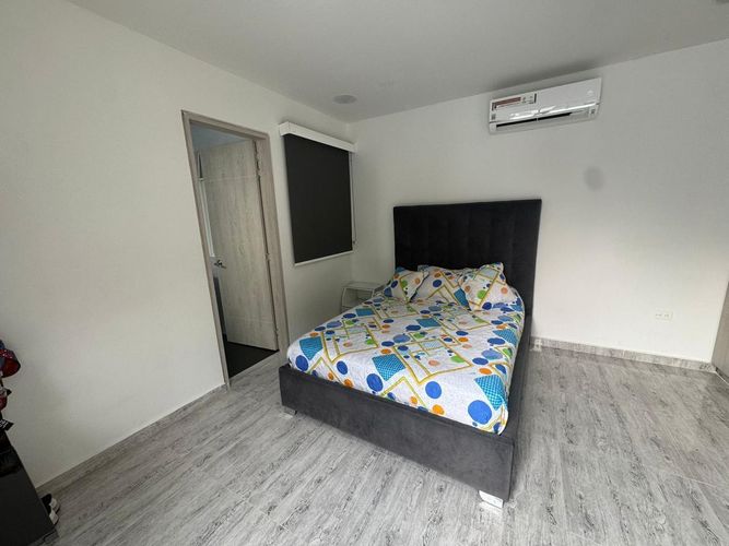 Casa de 5 alcobas en venta en Ricaurte, 540 m² · foto 13 de 20