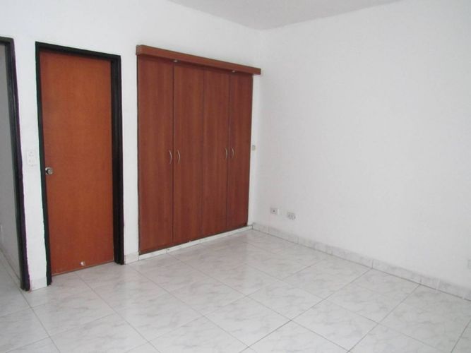 Casa de 6 alcobas en venta en La Flora, Cali, 308 m² · foto 12 de 24