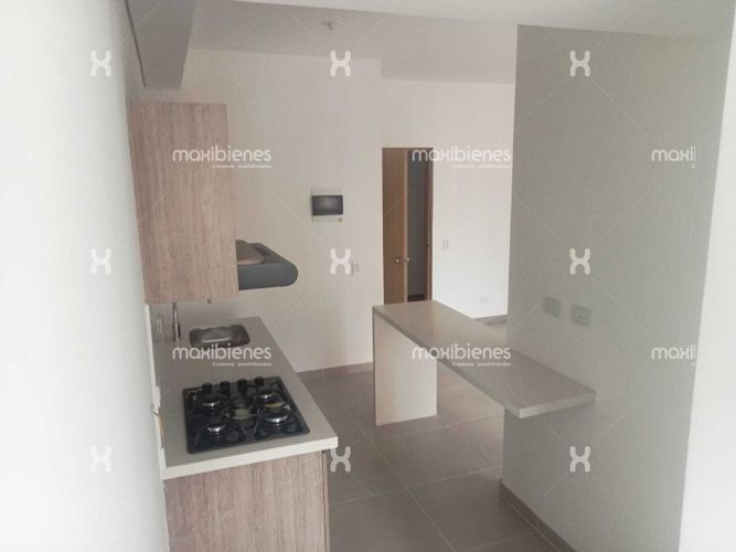 Apartamento de 3 alcobas en venta en La Navarra, Bello, 70 m² · foto 2 de 19