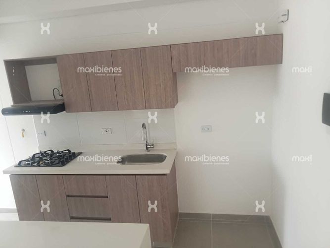 Apartamento de 3 alcobas en venta en La Navarra, Bello, 70 m² · foto 3 de 19