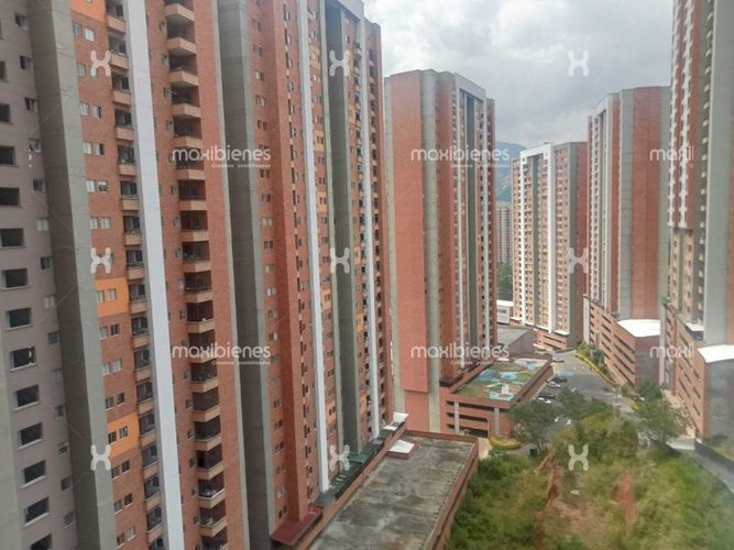 Apartamento de 3 alcobas en venta en La Navarra, Bello, 70 m² · foto 8 de 19