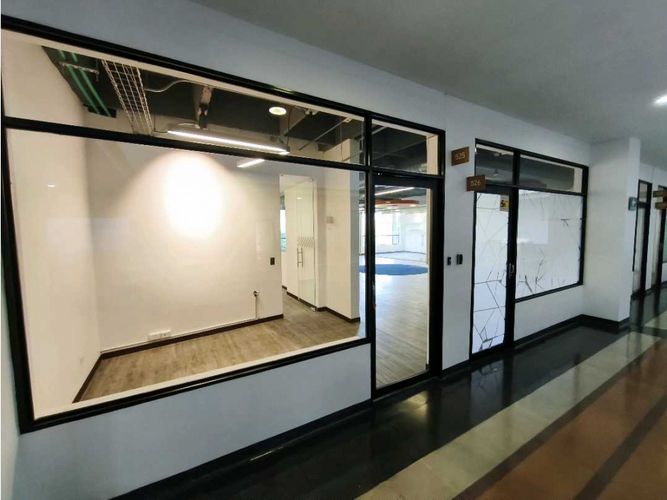 Oficina en arriendo en Milla De Oro, Medellín, 203 m² · foto 16 de 24
