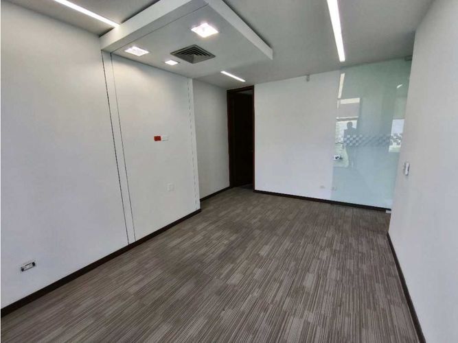 Oficina en arriendo en Milla De Oro, Medellín, 203 m² · foto 17 de 24