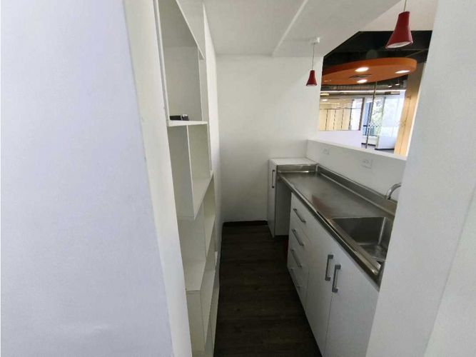 Oficina en arriendo en Milla De Oro, Medellín, 203 m² · foto 21 de 24