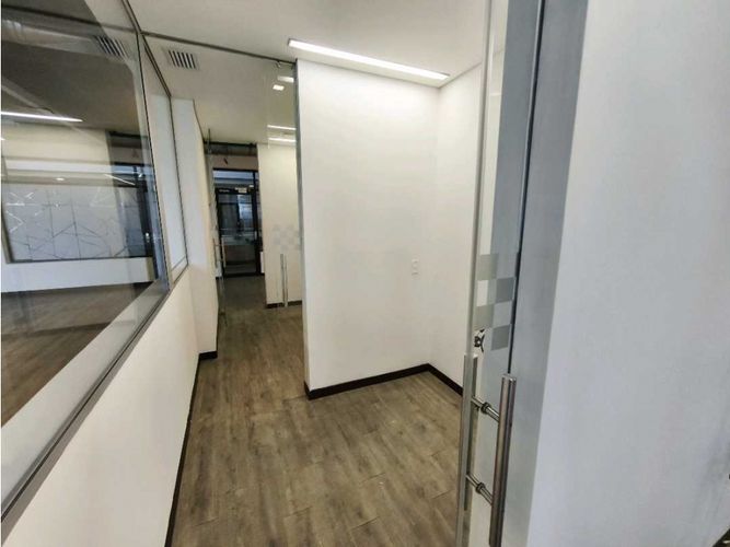 Oficina en arriendo en Milla De Oro, Medellín, 203 m² · foto 24 de 24
