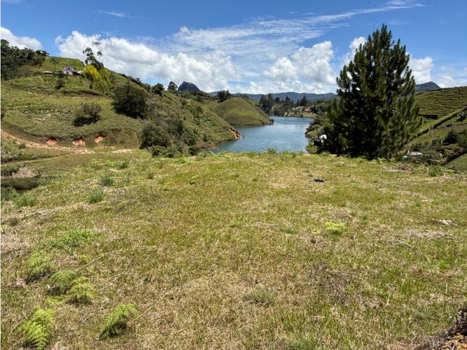 Lote en venta en Entreamigos, Sabaneta, 4026 m² · foto 2 de 11