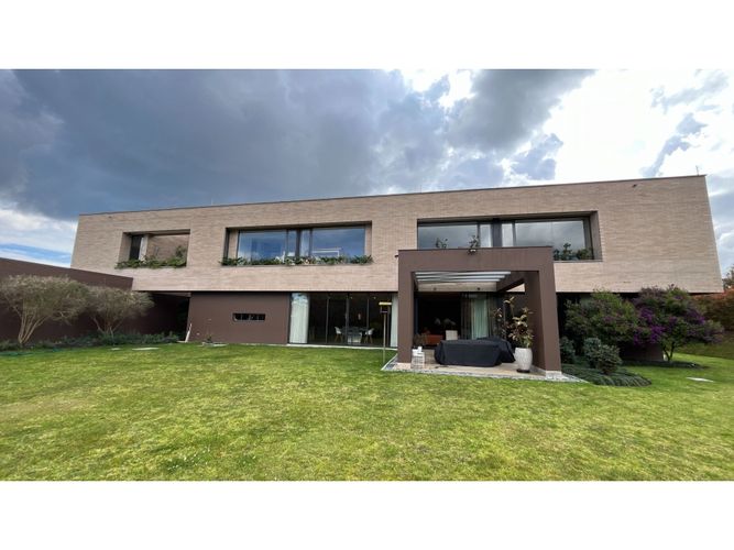Casa de 4 alcobas en venta en Las Palmas, Envigado, 440 m² · foto 3 de 24