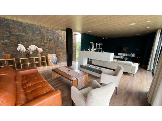 Casa de 4 alcobas en venta en Las Palmas, Envigado, 440 m² · foto 9 de 24