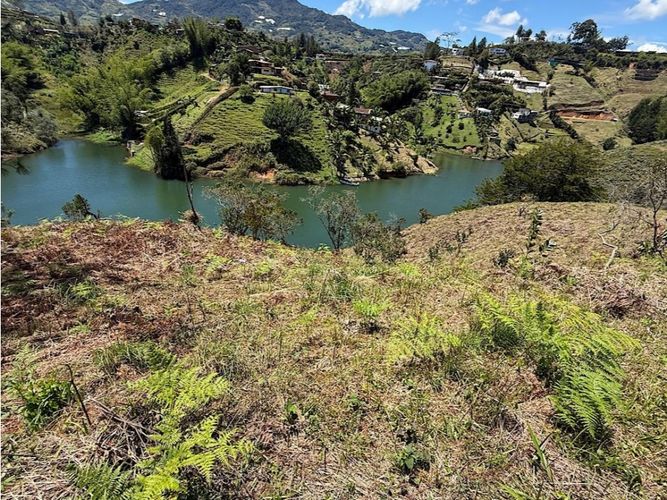 Lote en venta en Entreamigos, Sabaneta, 4026 m² · foto 2 de 5
