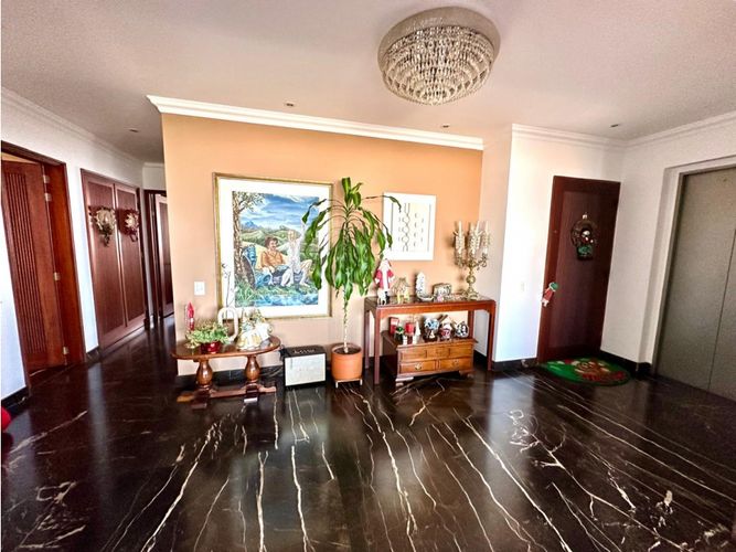 Apartamento en venta en Los Rosales, Bogotá · foto 3 de 24
