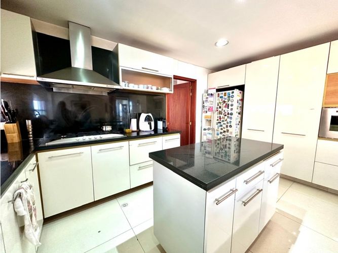 Apartamento en venta en Los Rosales, Bogotá · foto 11 de 24