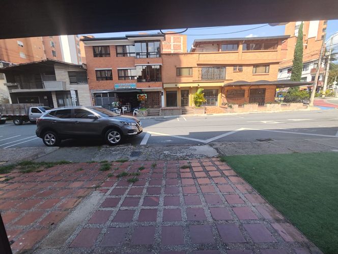 Local en arriendo en Laureles, Medellín, 70 m² · foto 3 de 13