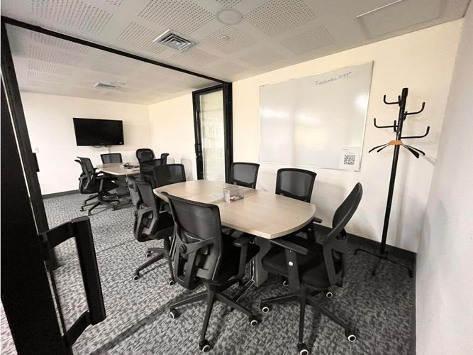 Oficina en venta en Las Palmas, Medellín, 221 m² · foto 8 de 10