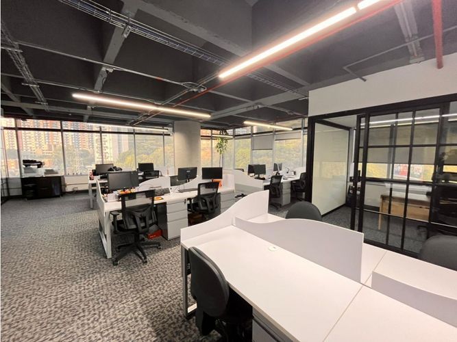 Oficina en arriendo en Las Palmas, Medellín, 221 m² · foto 4 de 10