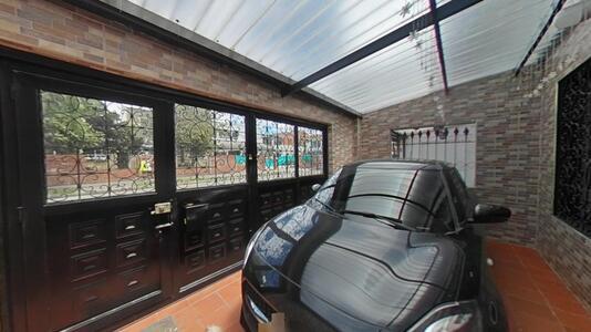 Casa en venta en Barrios Unidos, Bogotá · foto 2 de 19