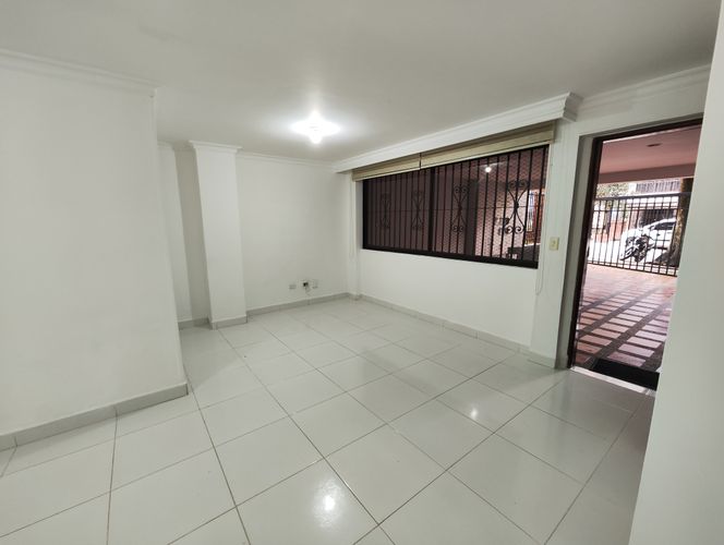 Apartamento de 3 alcobas en arriendo en Belén, Medellín, 140 m² · foto 2 de 16