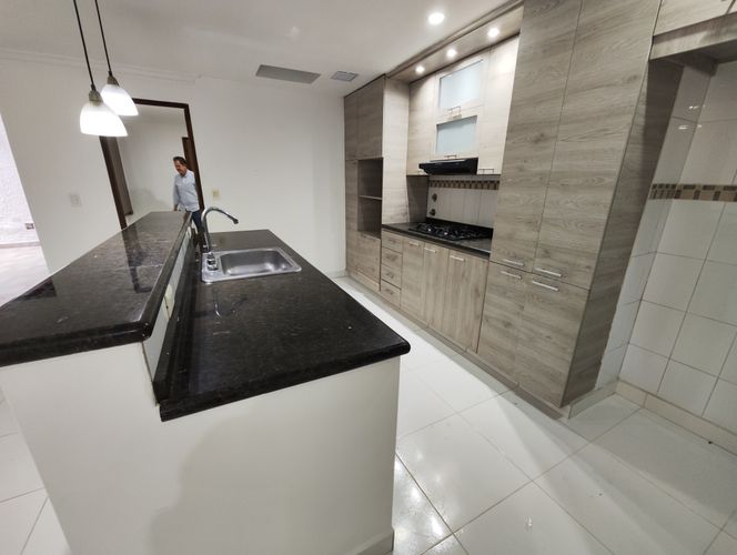 Apartamento de 3 alcobas en arriendo en Belén, Medellín, 140 m² · foto 8 de 16