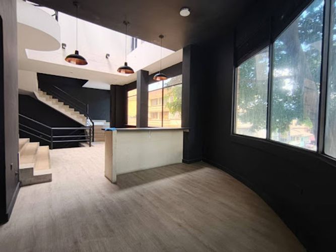 Local en arriendo en Los Angeles, Medellín, 700 m² · foto 2 de 24