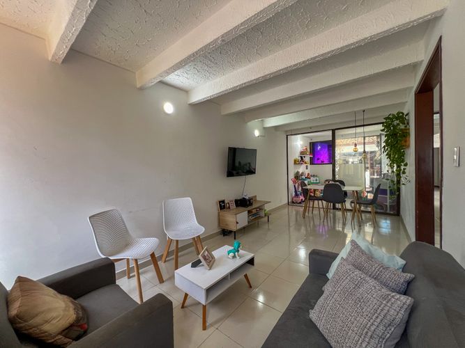 Casa de 4 alcobas en venta en Departamental, Cali, 130 m² · foto 5 de 24