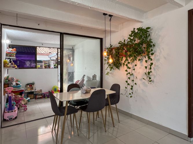 Casa de 4 alcobas en venta en Departamental, Cali, 130 m² · foto 11 de 24