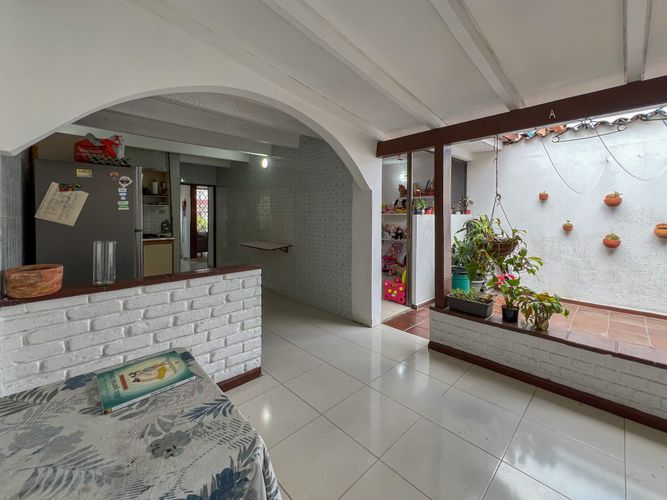 Casa de 4 alcobas en venta en Departamental, Cali, 130 m² · foto 15 de 24