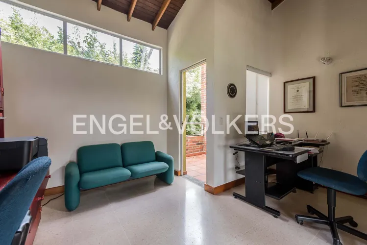 Casa de 4 alcobas en venta en Loma Del Escobero, Envigado, 330 m² · foto 20 de 24