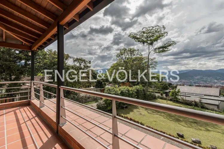 Casa de 4 alcobas en venta en Loma Del Escobero, Envigado, 330 m² · foto 19 de 24