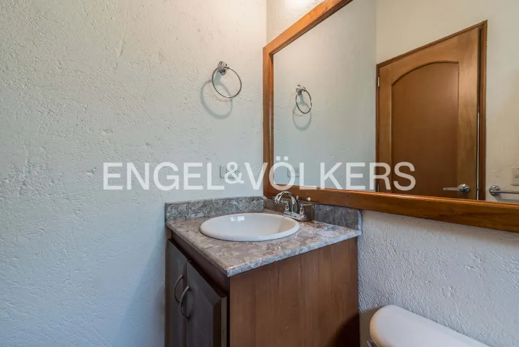 Casa de 4 alcobas en venta en Loma Del Escobero, Envigado, 330 m² · foto 17 de 24