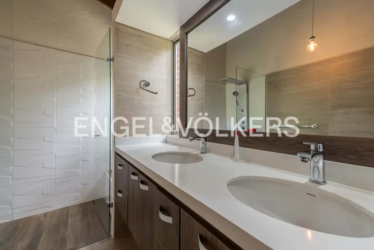Casa de 4 alcobas en venta en Loma Del Escobero, Envigado, 330 m² · foto 13 de 24