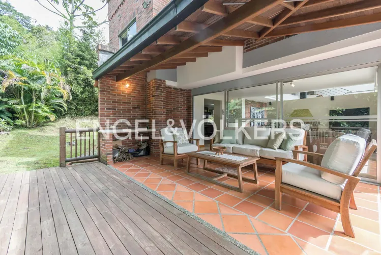 Casa de 4 alcobas en venta en Loma Del Escobero, Envigado, 330 m² · foto 10 de 24