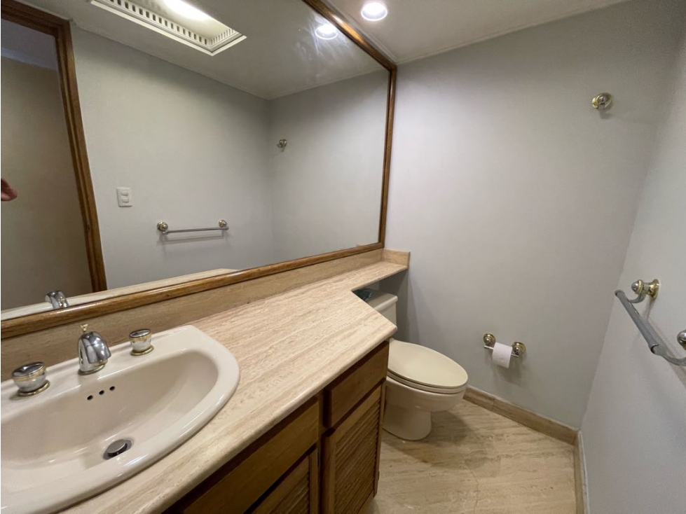 Apartamento en arriendo en La Tomatera, Medellín · foto 8 de 15