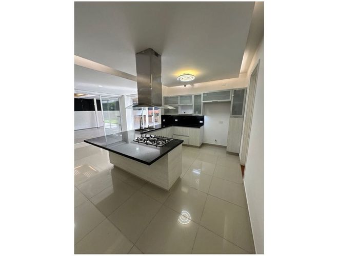 Casa de 3 alcobas en venta en Ciudad Jardin, Cali, 300 m² · foto 23 de 24