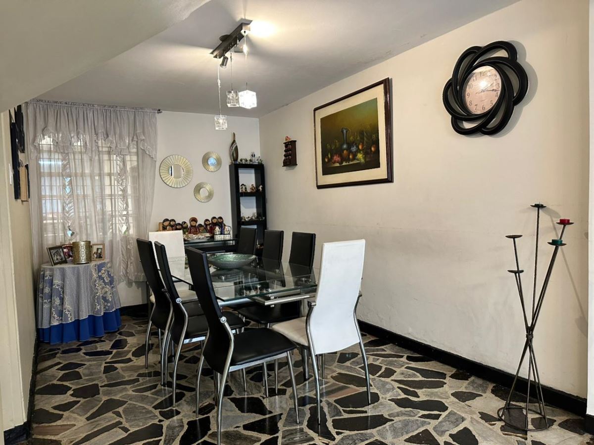 Casa en venta en Engativá, Bogotá · foto 8 de 24