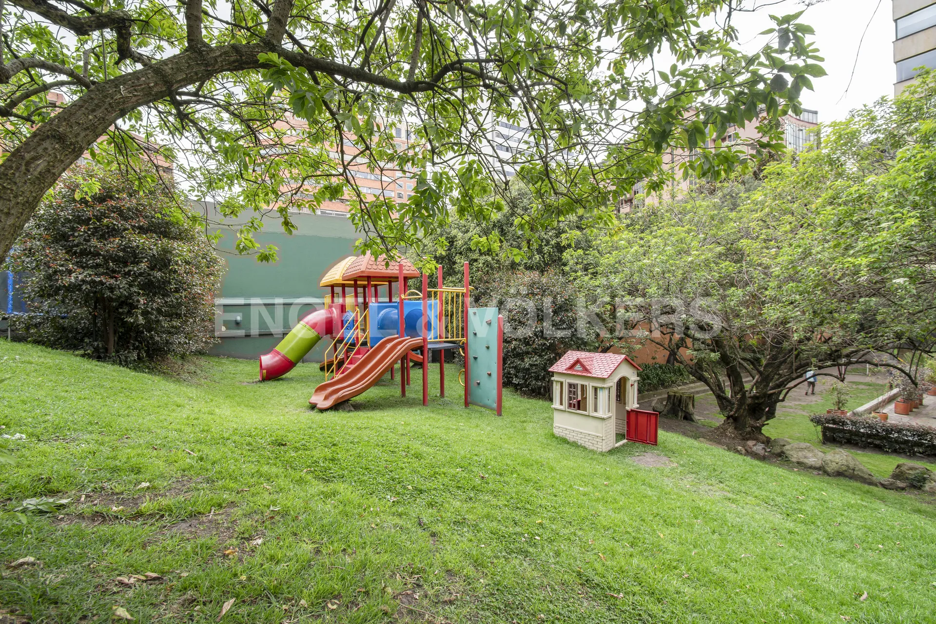 Apartamento en venta en Los Rosales, Bogotá · foto 17 de 17
