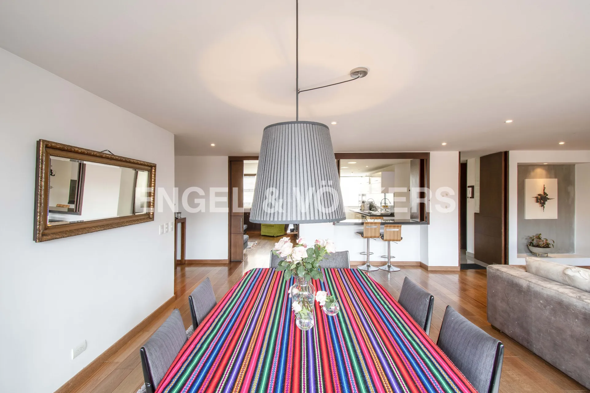 Apartamento en venta en Los Rosales, Bogotá · foto 4 de 17